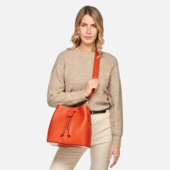 ANDRENNE DONNA